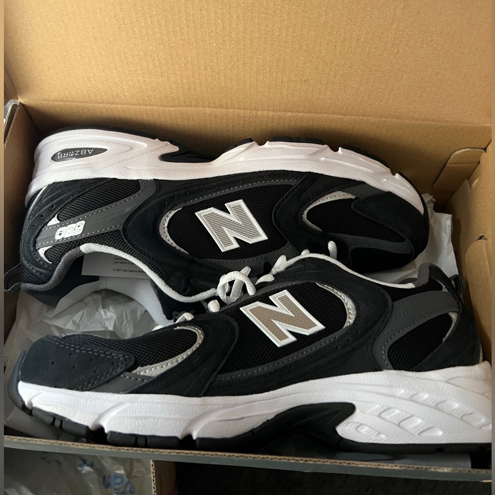BNIB Women’s 10 Men 8.5 New Balance 530 Shoes in Black